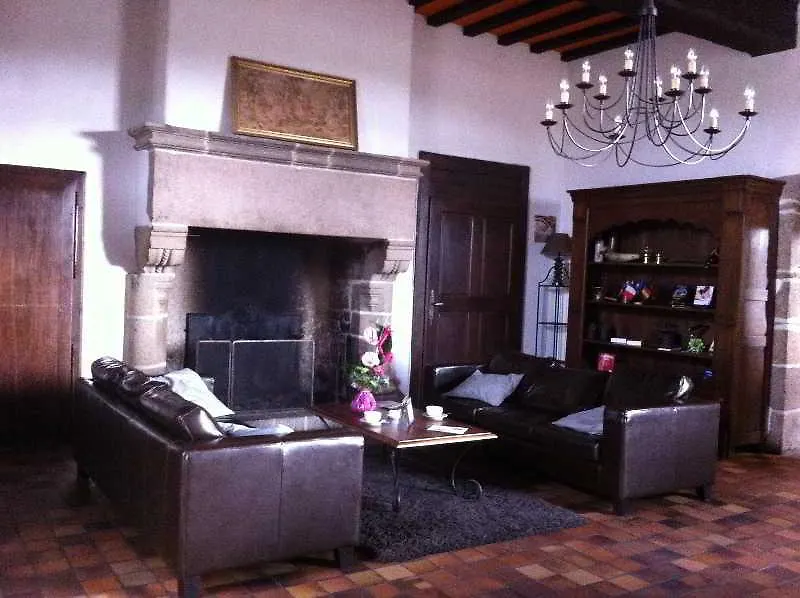 Chateau De Brelidy 3*,