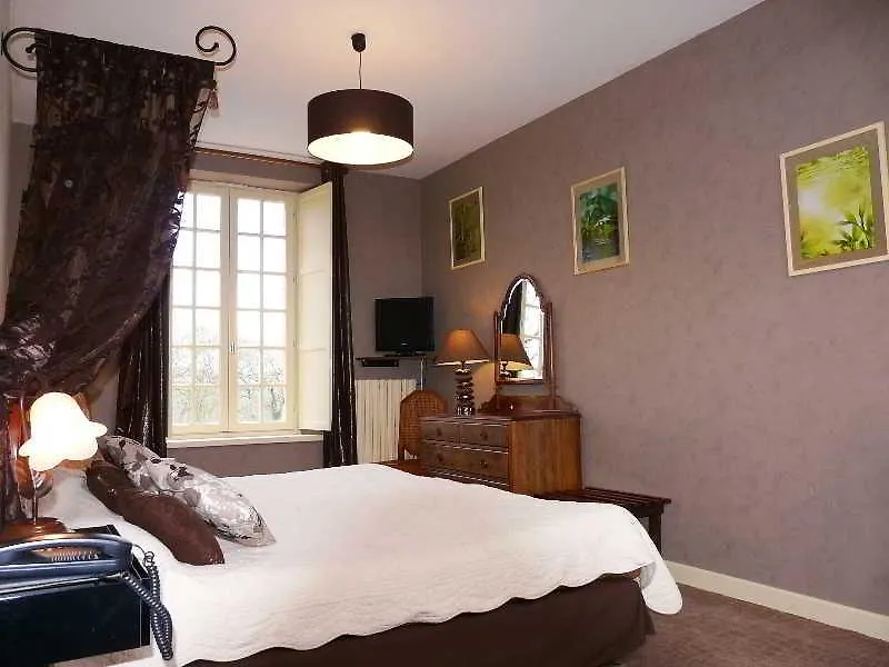Chateau De Brelidy Hotel