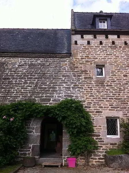 Chateau De Brelidy
